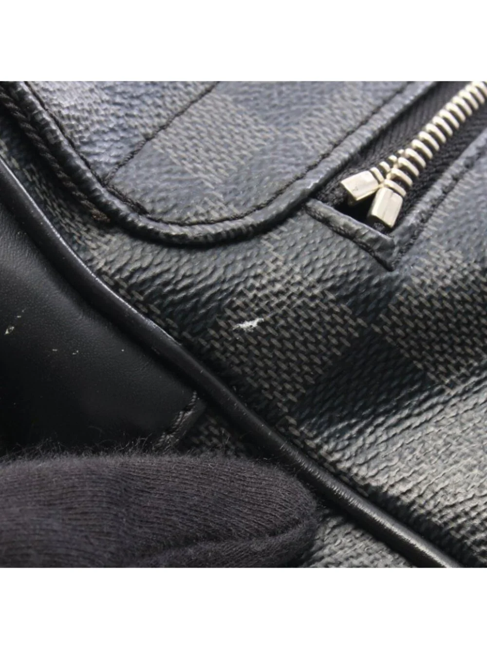 Louis Vuitton Shoulder Bag District MM NM Damier Graphite Leather